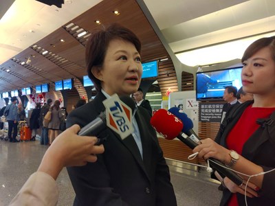 訪港招商引資　盧市長一日來回